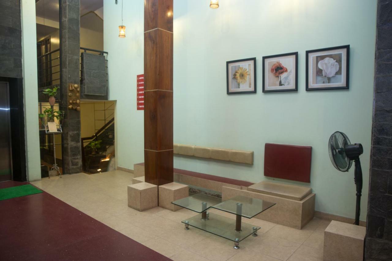 Caroline Hotel Ho Chi Minh-stad Buitenkant foto